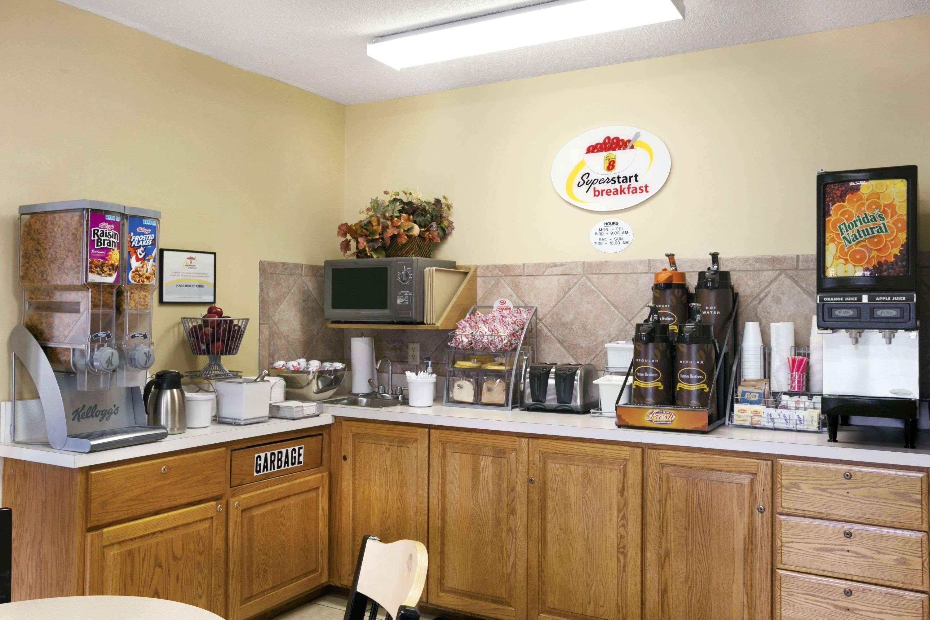 Motel Super 8 By Wyndham Alexandria Mn Esterno foto
