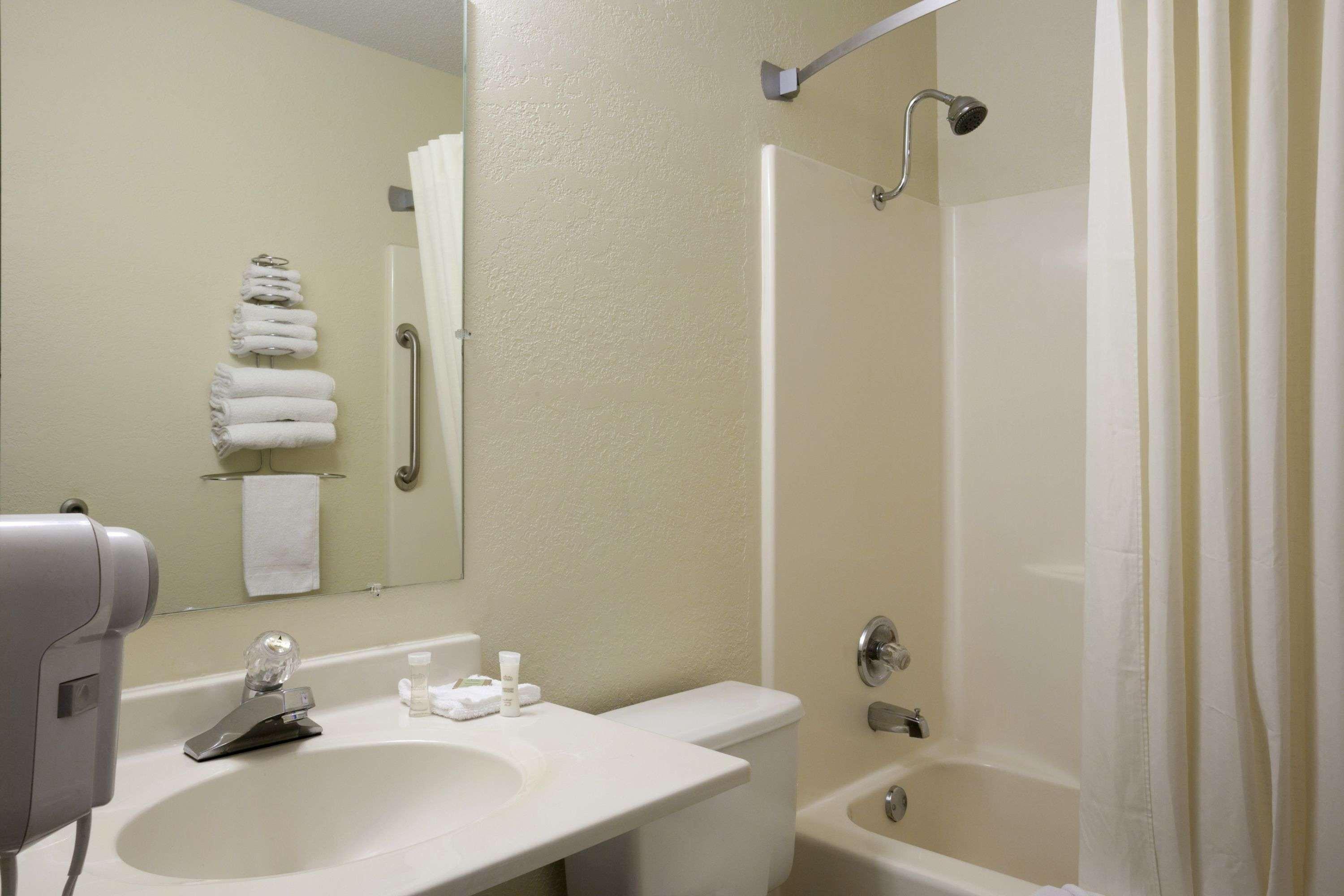 Motel Super 8 By Wyndham Alexandria Mn Esterno foto
