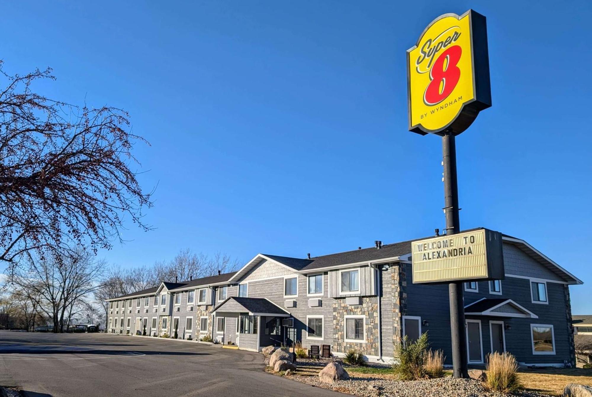 Motel Super 8 By Wyndham Alexandria Mn Esterno foto