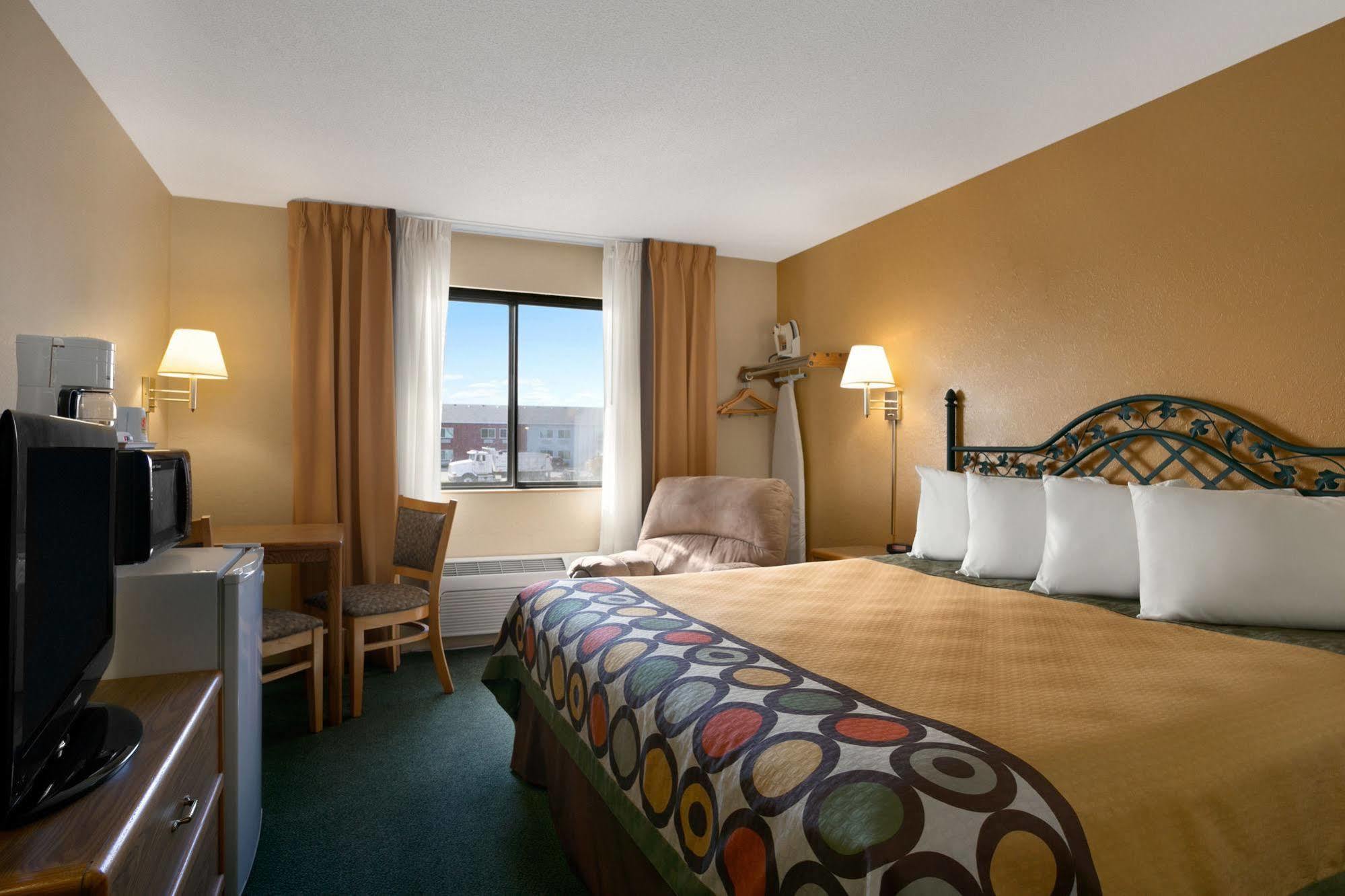 Motel Super 8 By Wyndham Alexandria Mn Esterno foto
